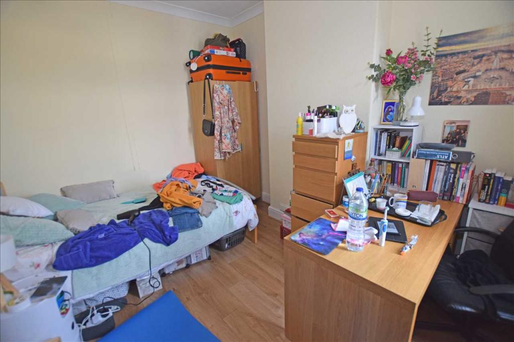 MIDDLE BEDROOM NO. 2