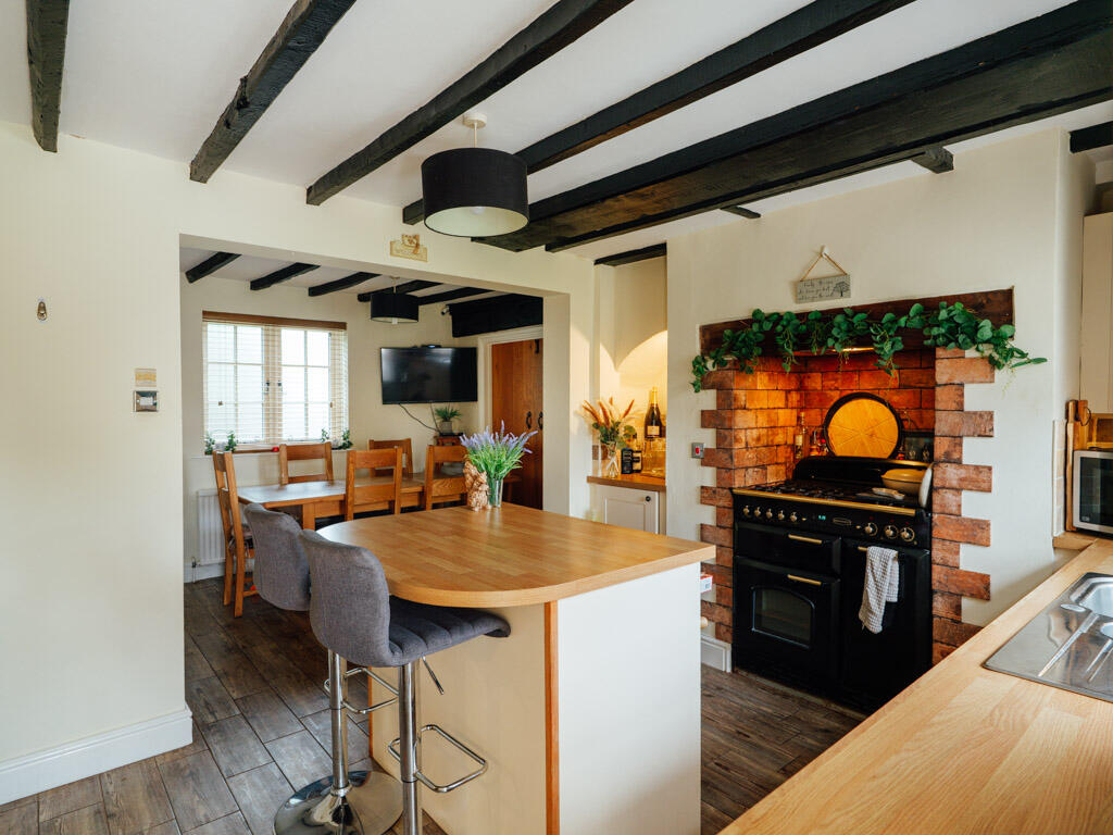 Kitchen / Dining Room