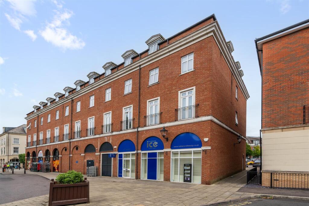 94 Main Street Dickens Heath B90 1UA_12.jpg