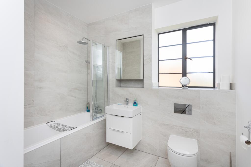 5 Wellington Crescent 007