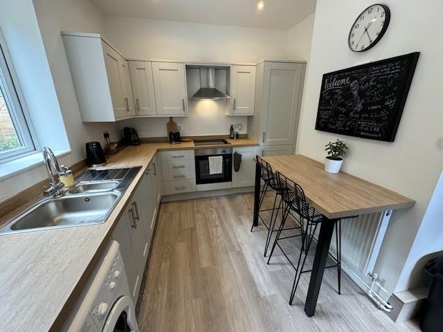 kitchen 2.jpg