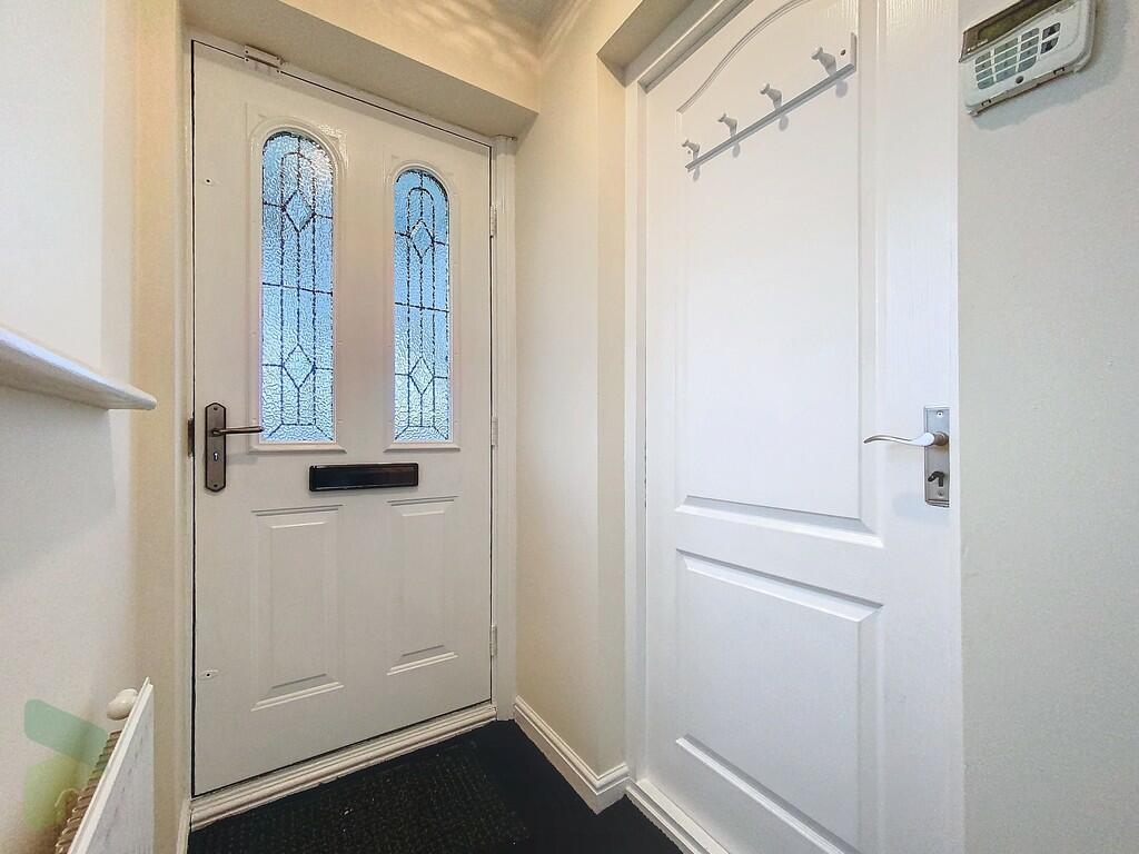 aintree_00026_8b6...