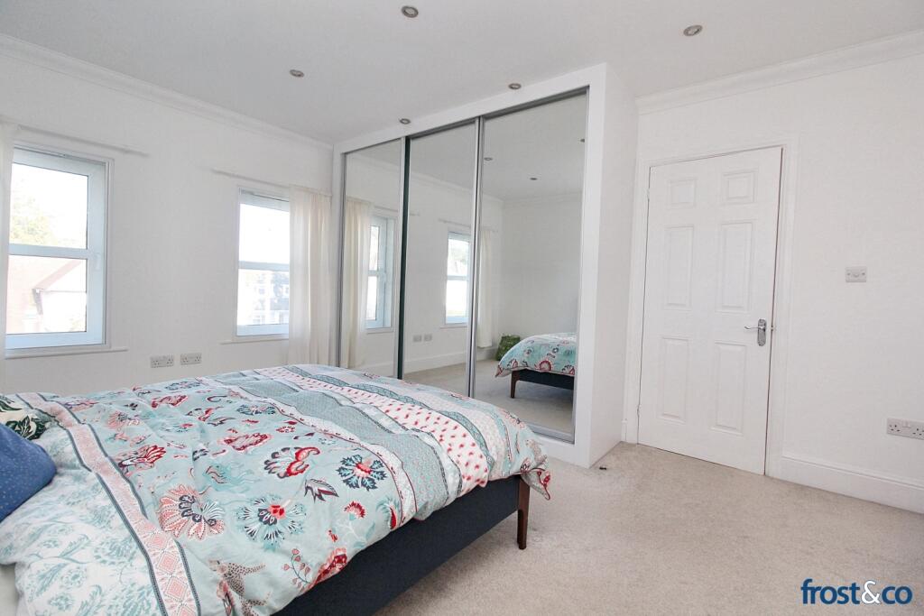 Master Bedroom (1)