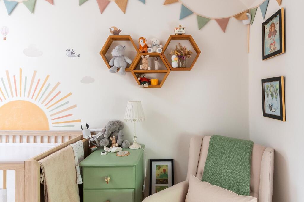 0N2CKN - Bedroom C.jpg