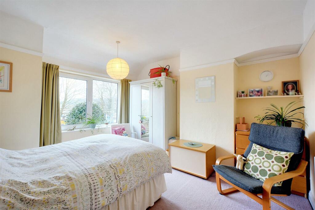 Bedroom 1_1.jpeg