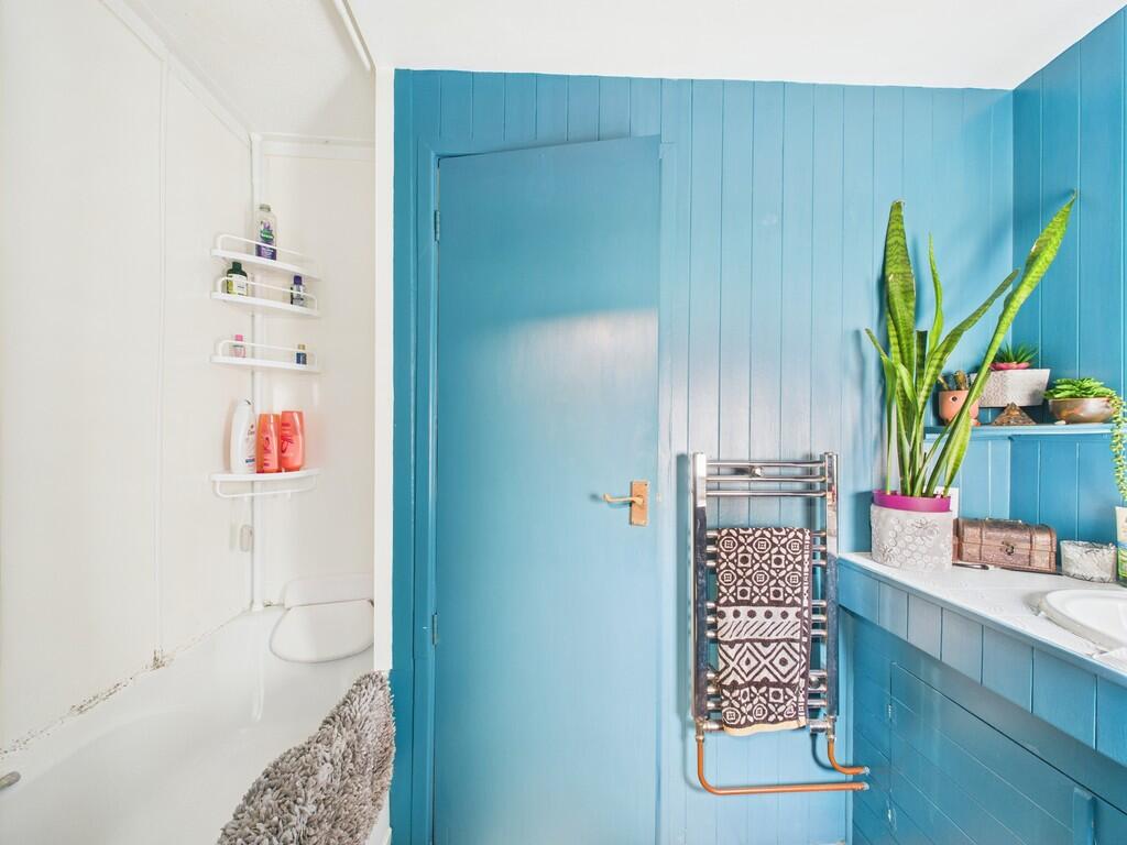 CAM02089G0-PR0527...