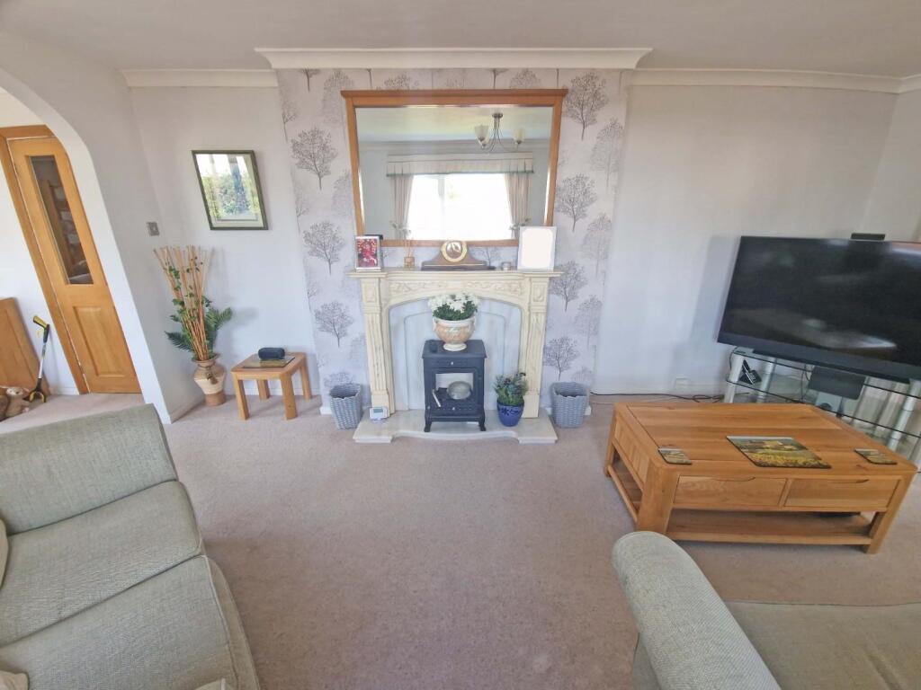 Lounge3.jpg