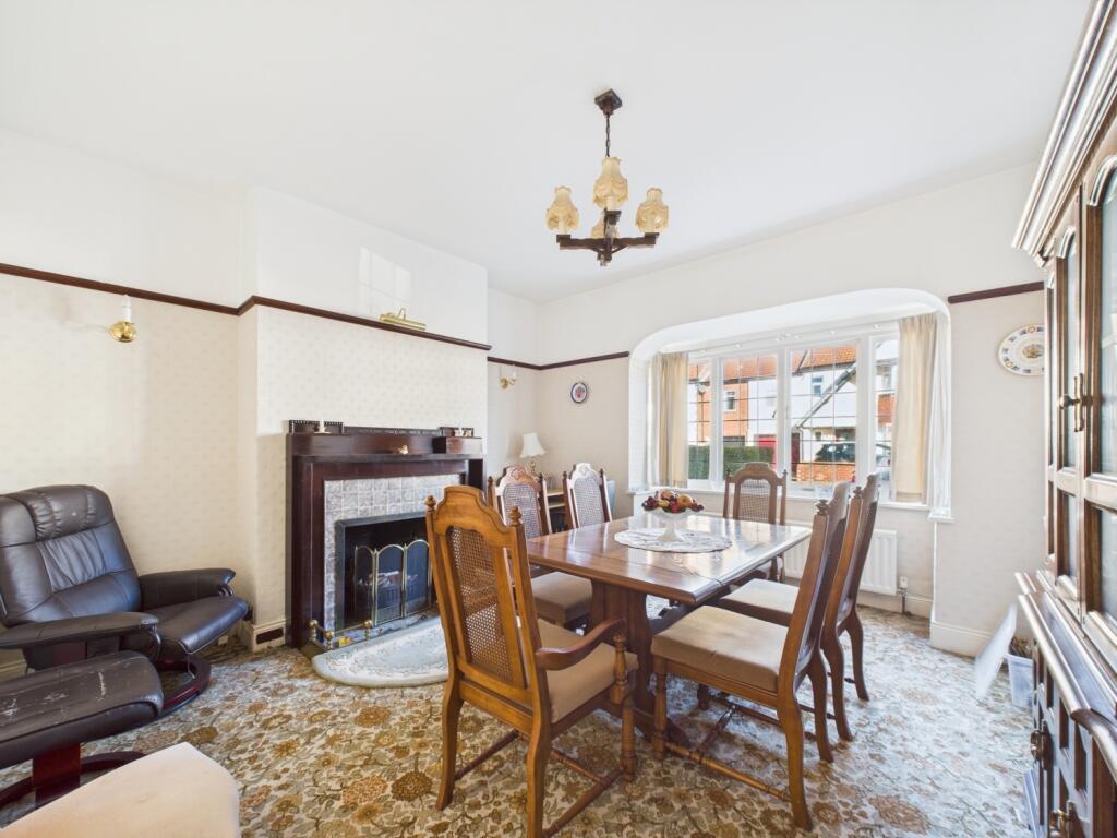 CAM02195G0-PR0066-STILL011