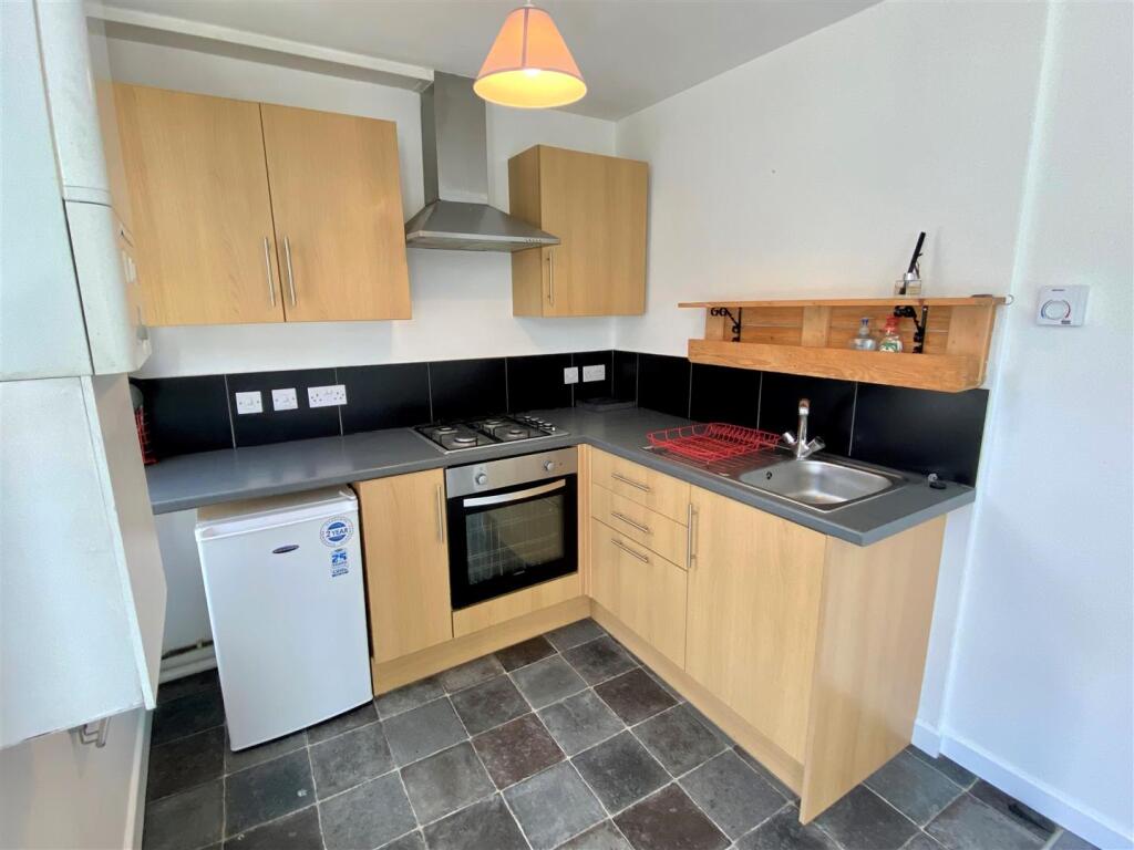 Flat 3, 6 Trebarwith Crescent Kitchen