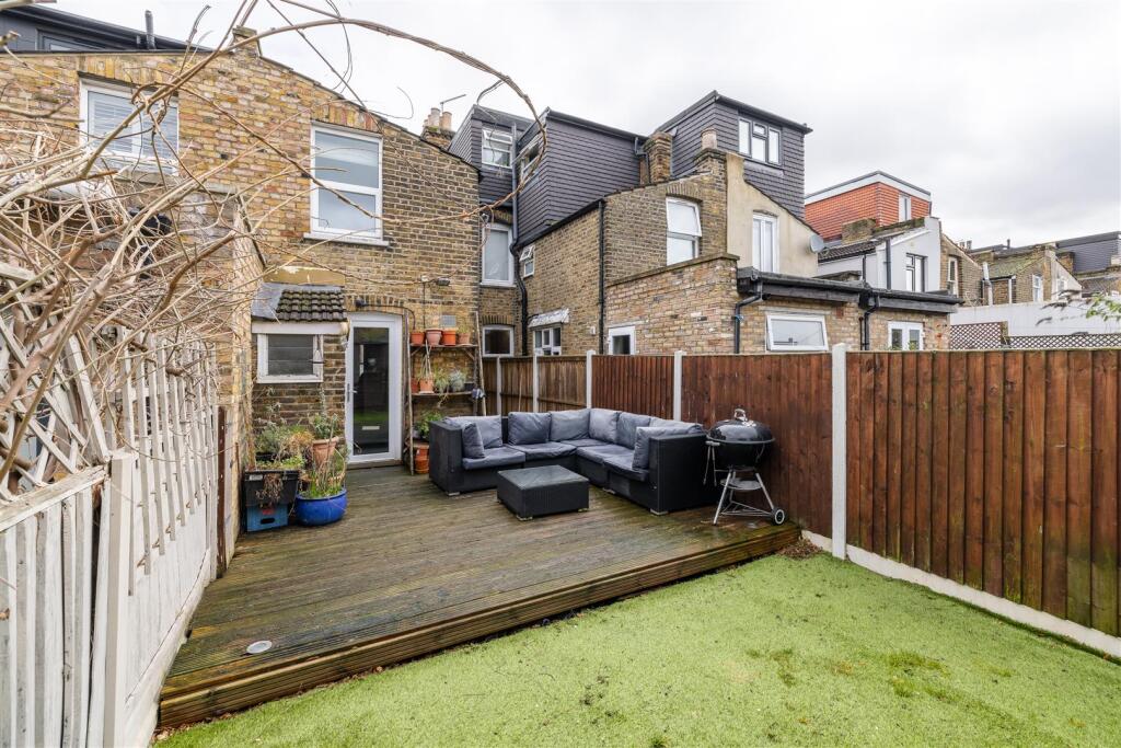 Chichester Road E11
