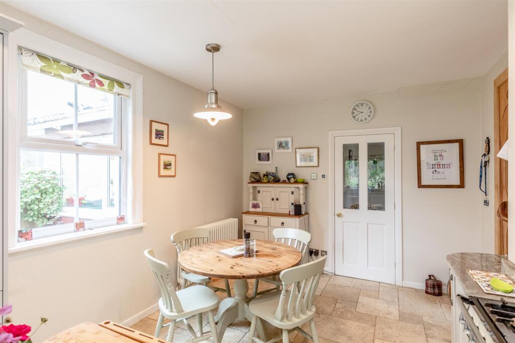 Dining area.jpg