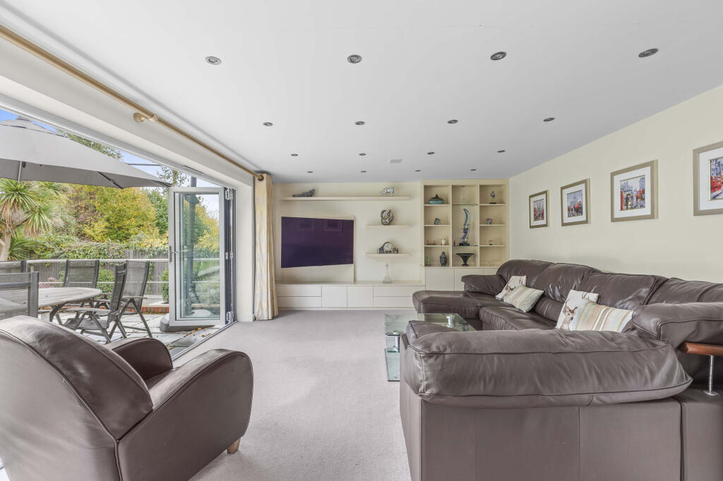 8 Spinfield Lane West, SL7 2DB (LOW RES)-16