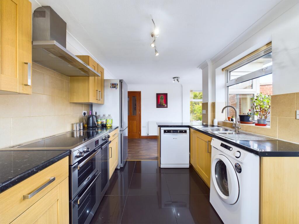 CAM03162G0-PR0165-STILL004