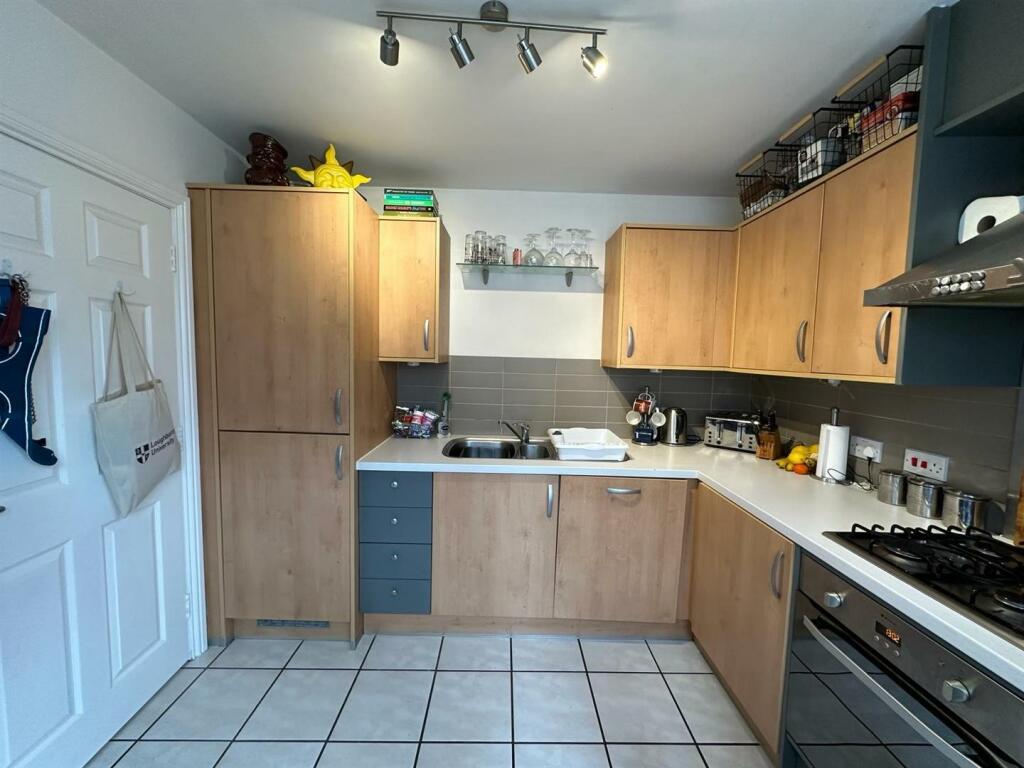 KITCHEN 2.jpg