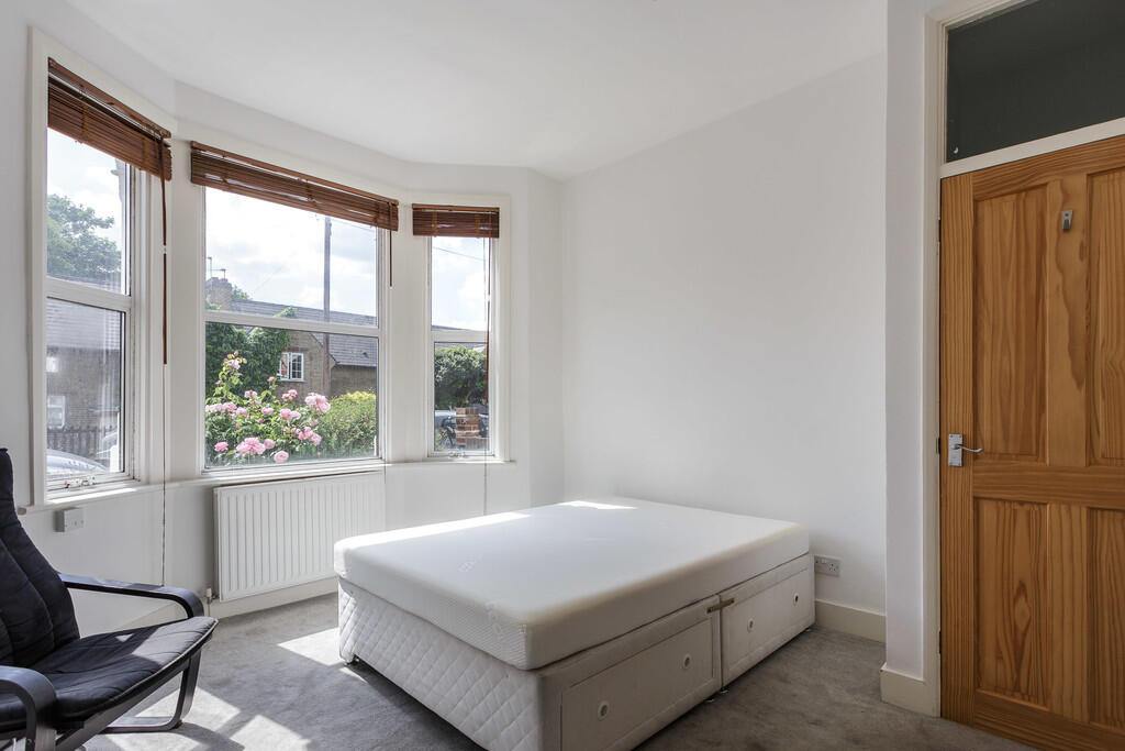 front bedroom 2