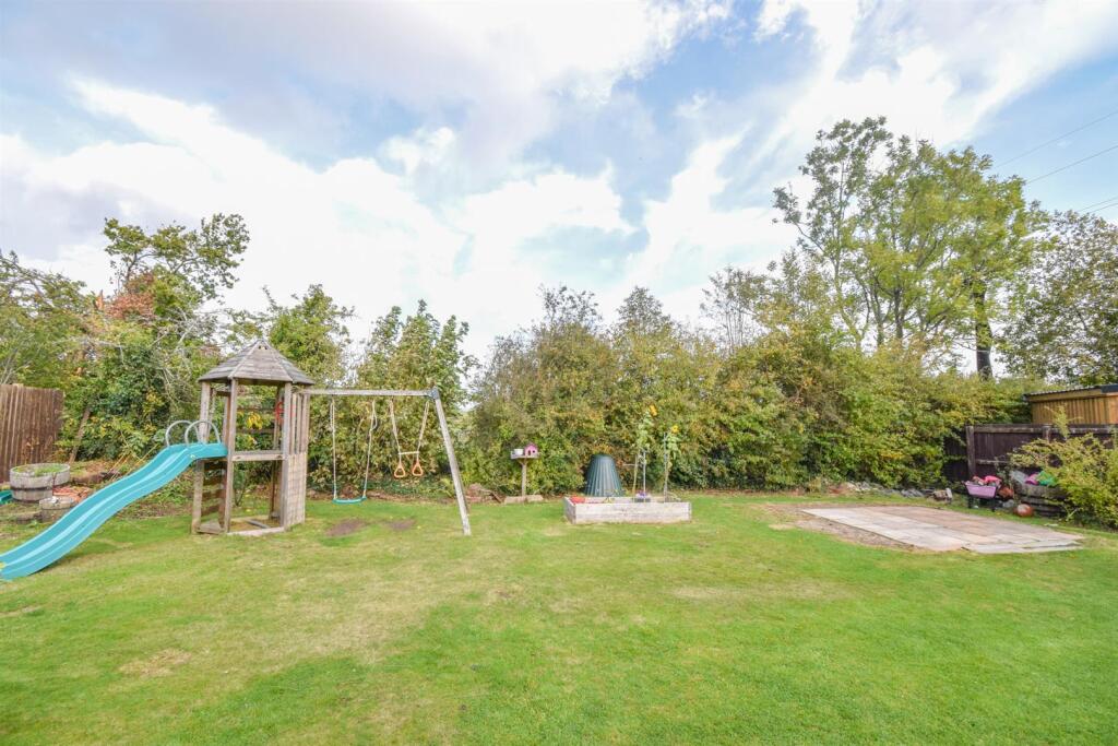 REAR GARDEN (2)-2.jpg