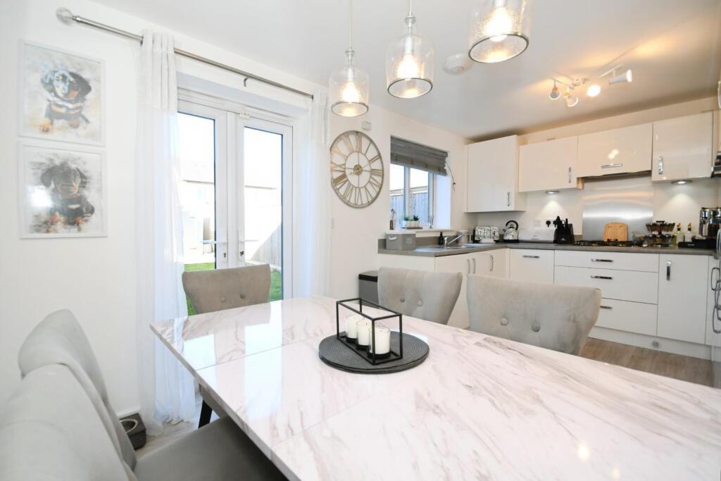 KITCHEN DINER 03.jpg