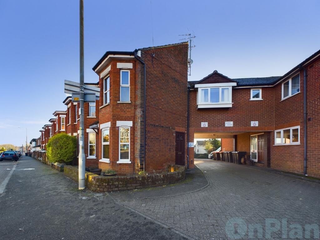 CAM04024G0-PR0016-STILL014