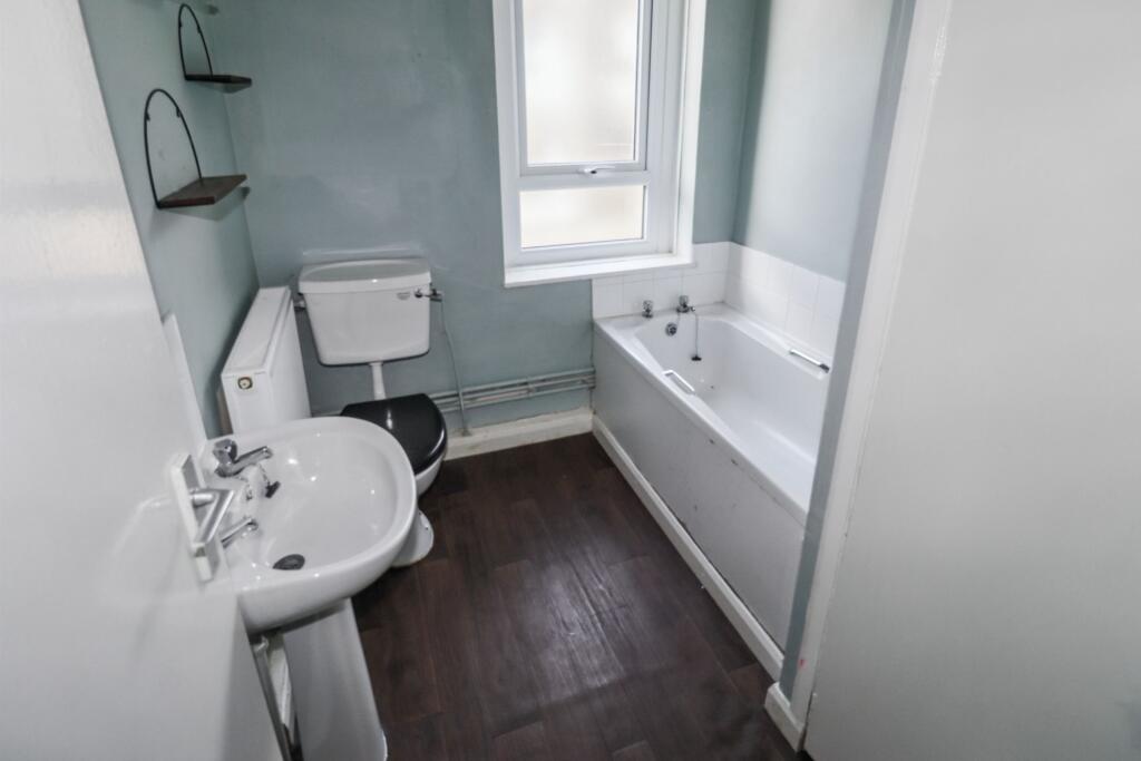 10 Claremont Street, Sowerby Bridge, West Yorkshire, HX6 2PD