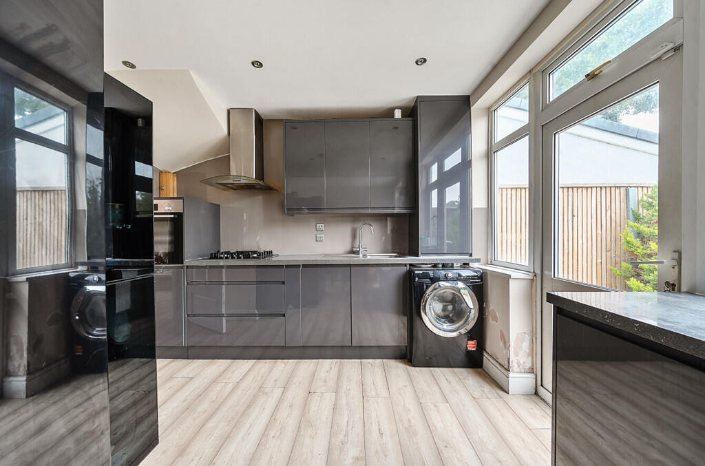 1318528-11-686530...