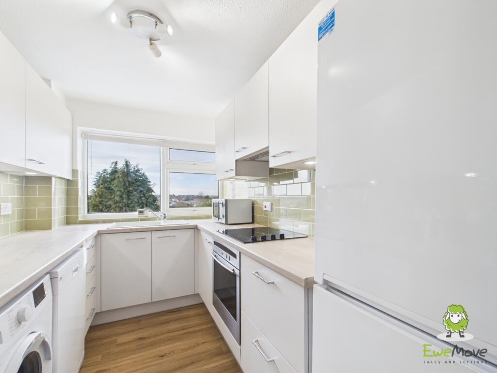 EweMove Estate Agents Basingstoke - Sylvia Close -
