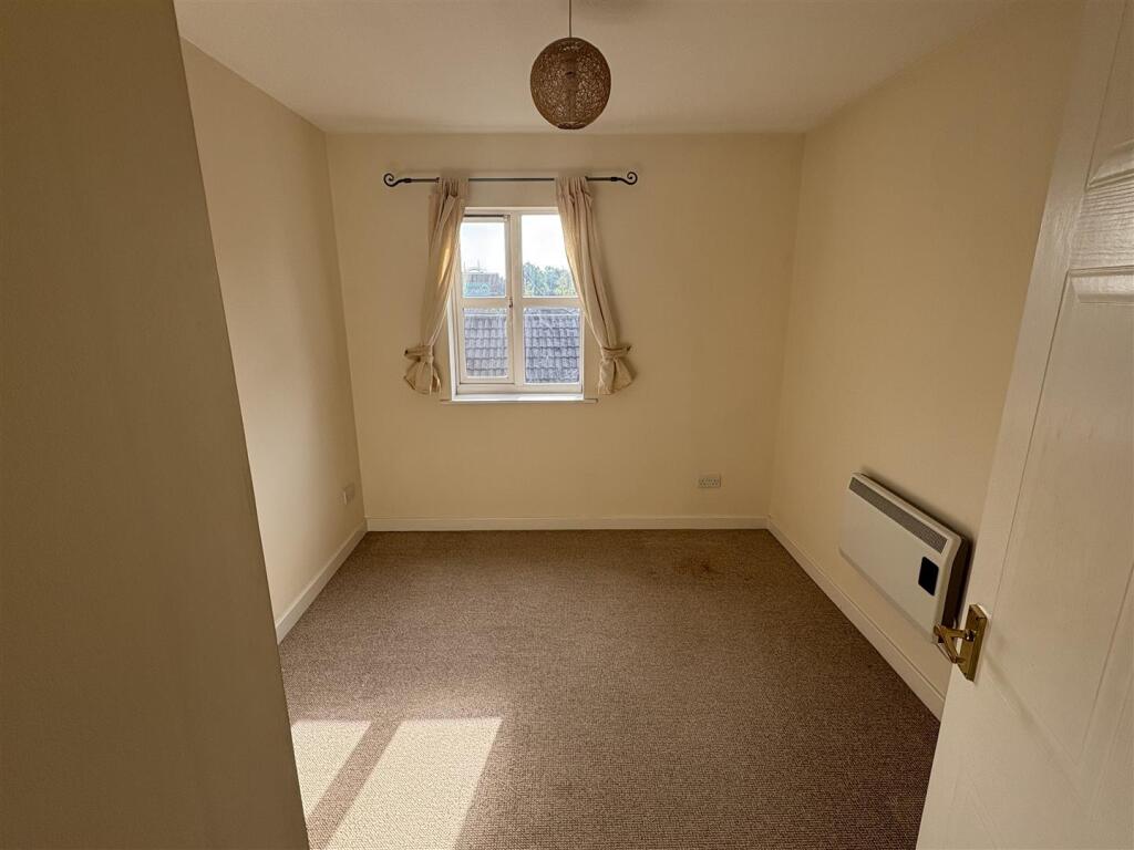 Bedroom2..jpg
