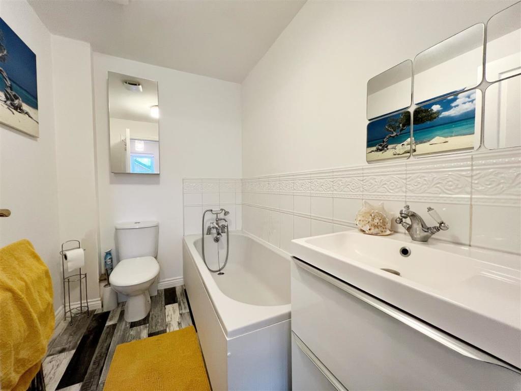Bathroom.jpg