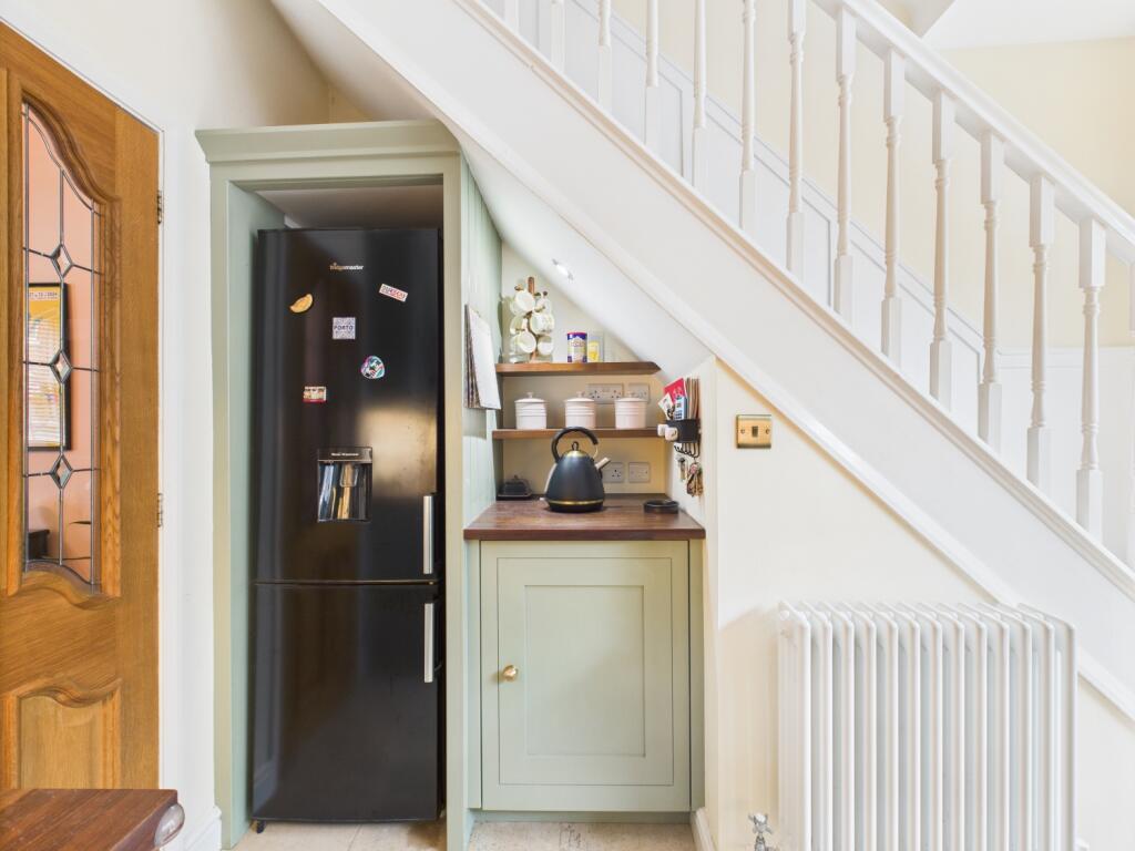 CAM03729G0-PR0080-STILL008