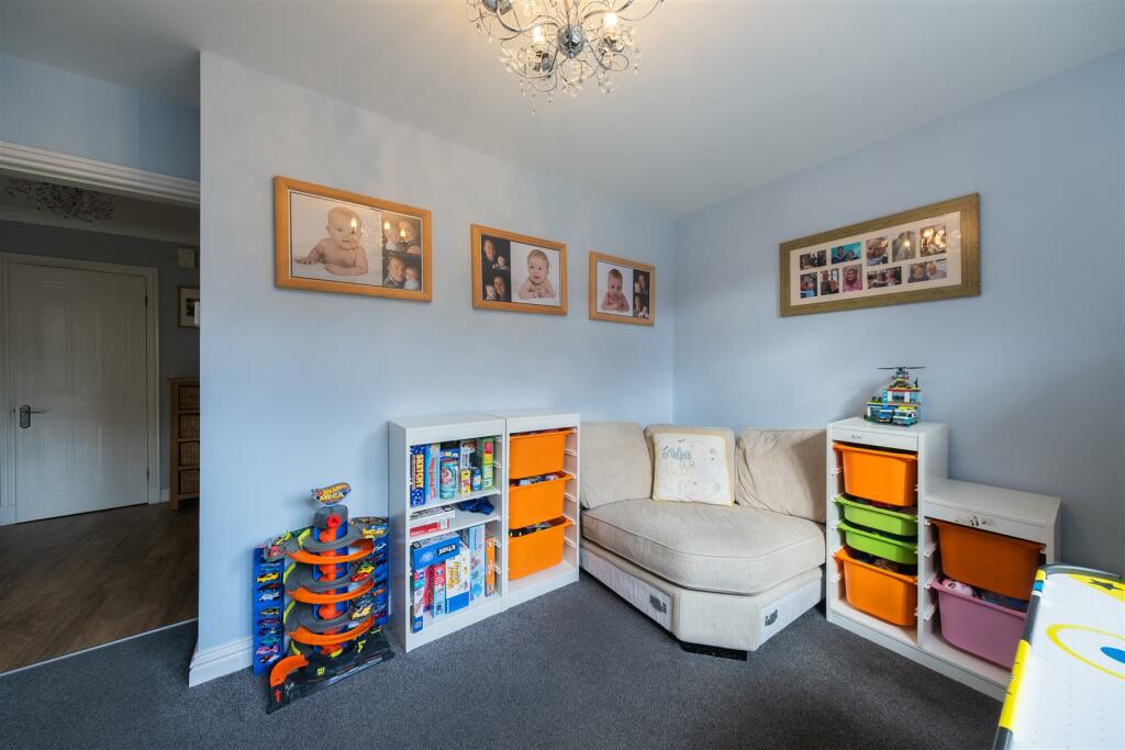 2 Barnside Way-010.jpg