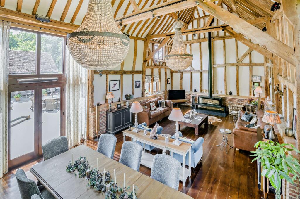 Sitting/Dining
