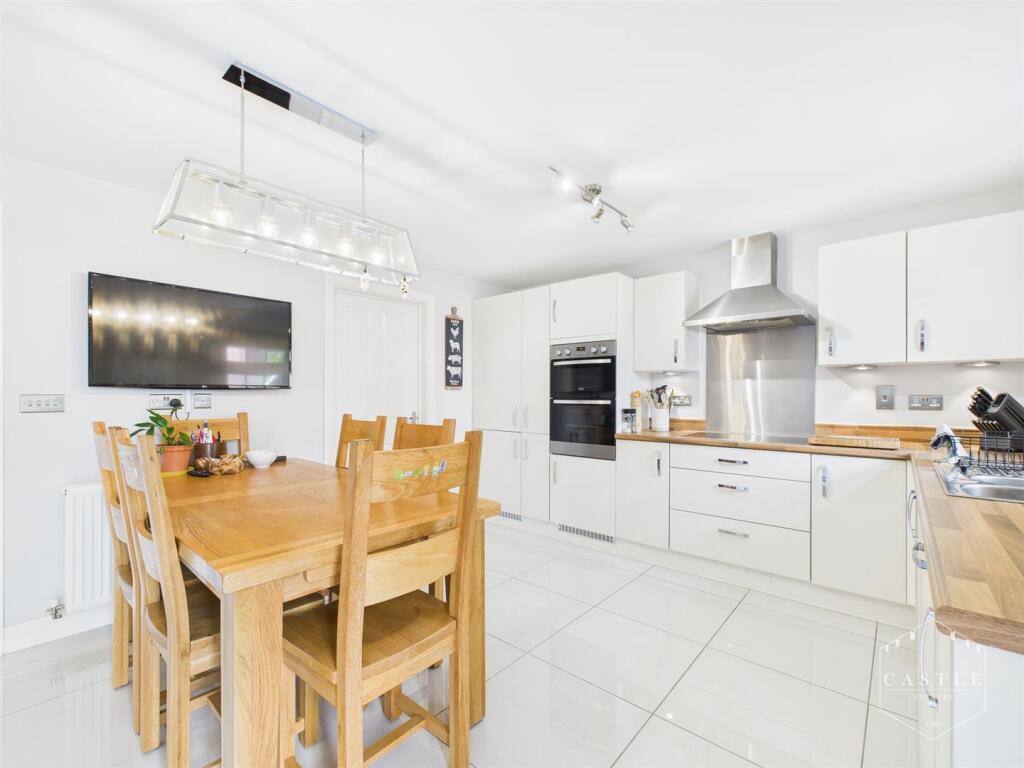 BREAKFAST KITCHEN