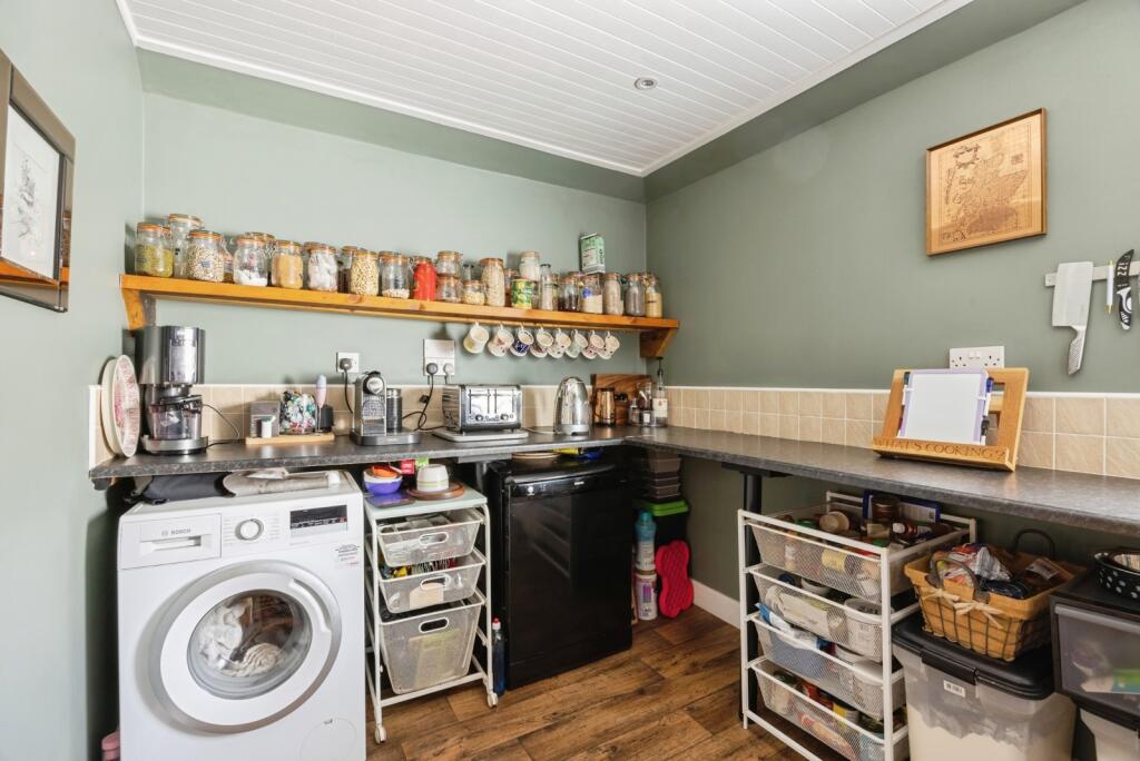 Utility Room/Pantry