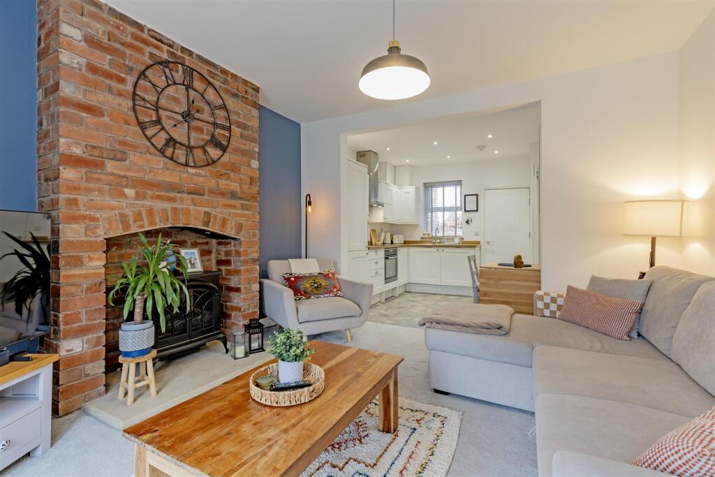 Reception Room-3.jpg