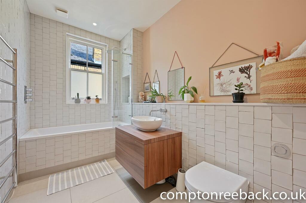 CR - 79 Morshead Mansions - Bathroom3 (1).jpg