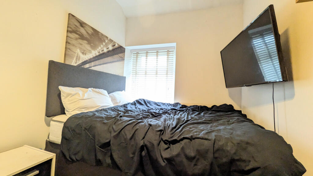 PXL_20251107_130037212.MP~2