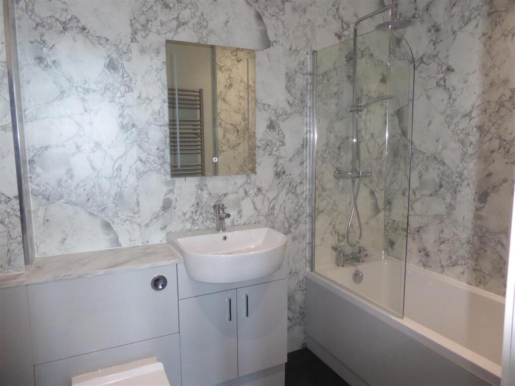 Master en-suite