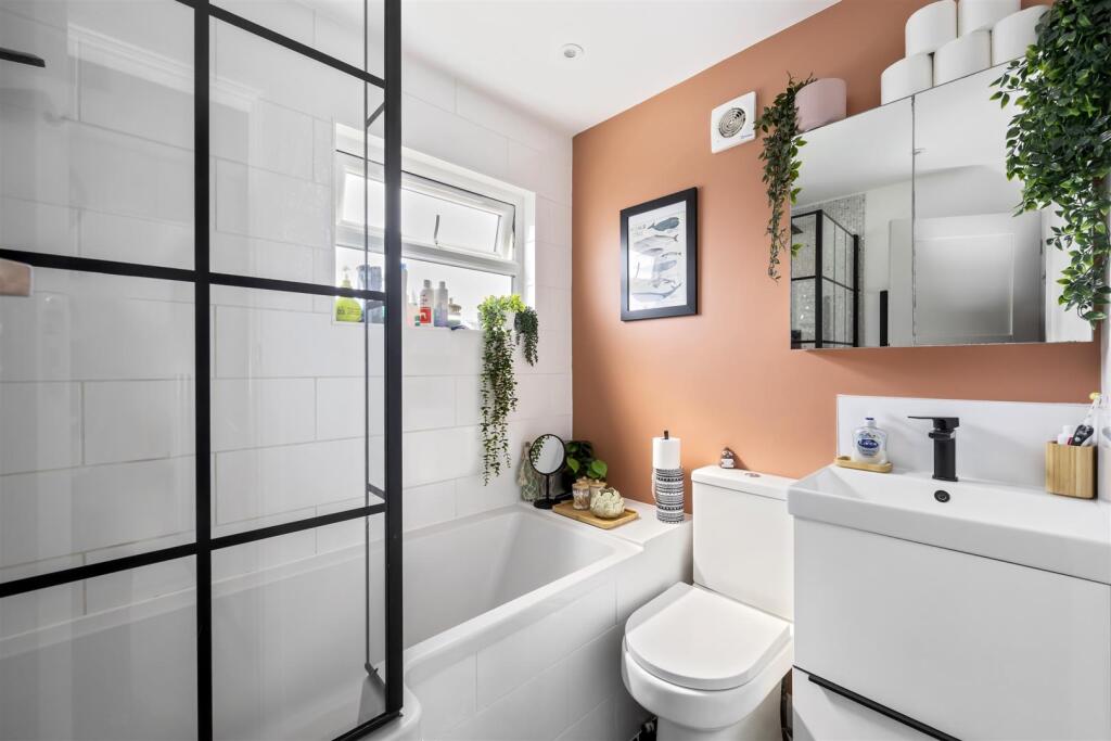 Moorfoot Road, 19-023.JPG