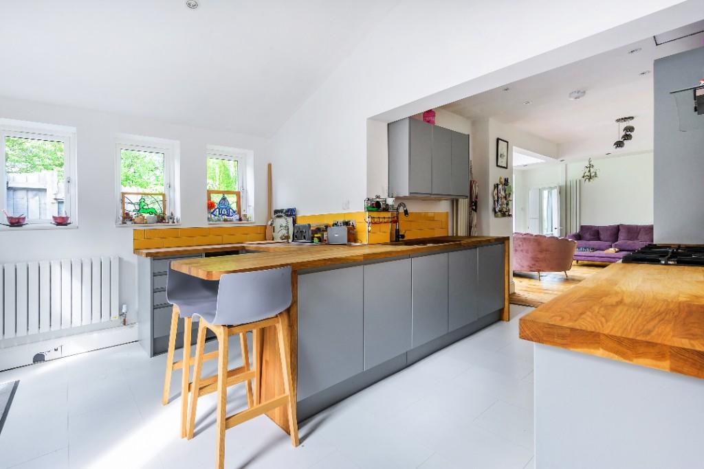 16' Kitchen/ B.Fast