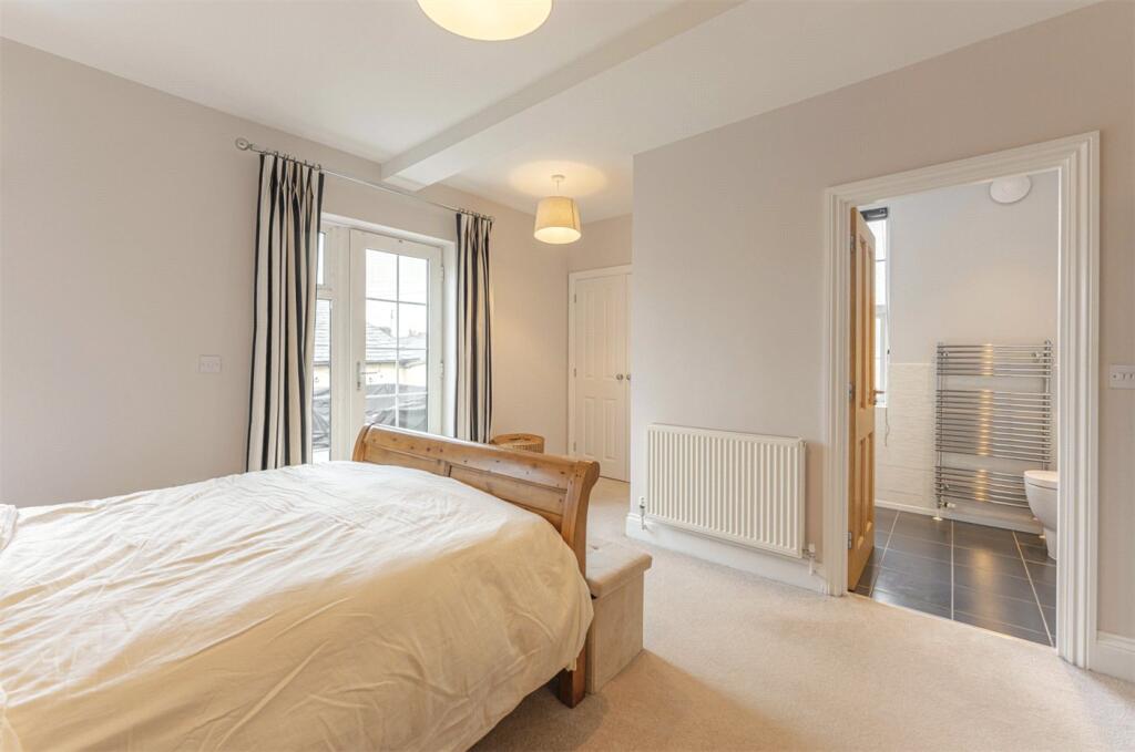 Bedroom 2 En &amp; Terr