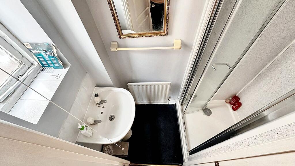 Bed1 En-Suite