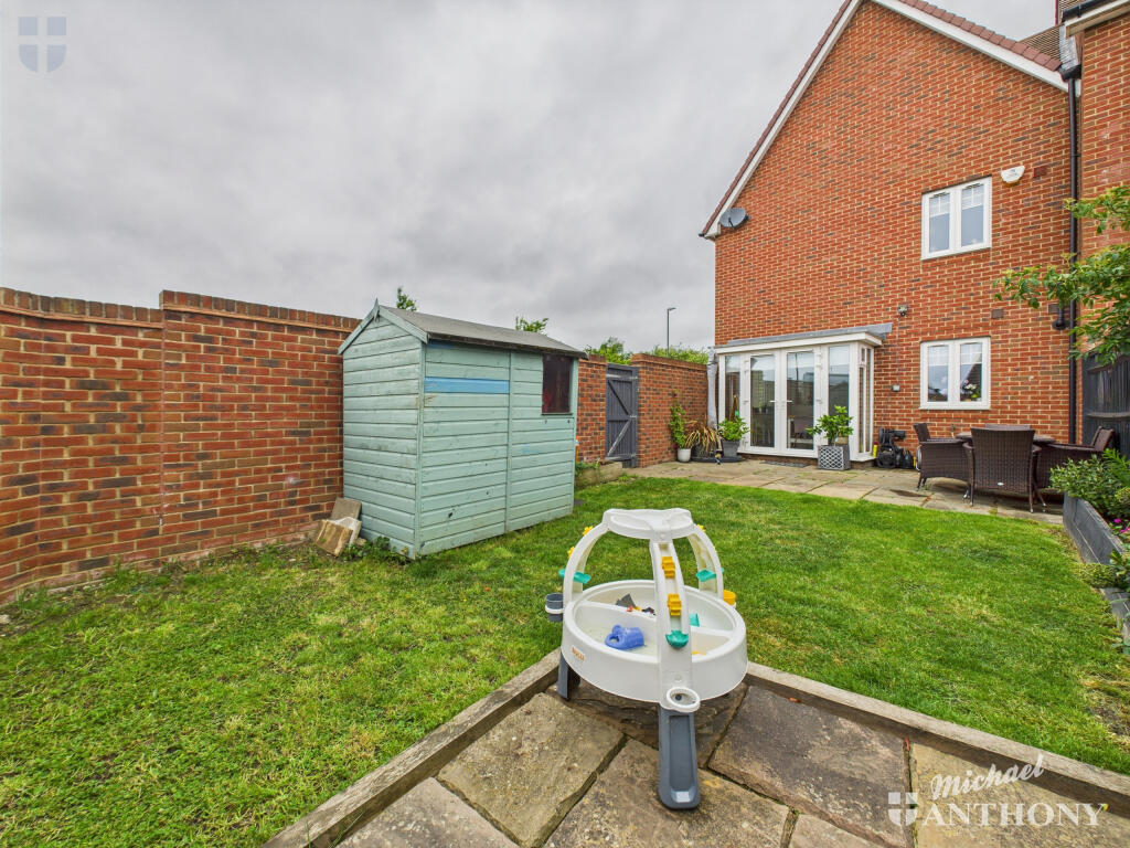 CAM03852G0-PR0306-STILL021