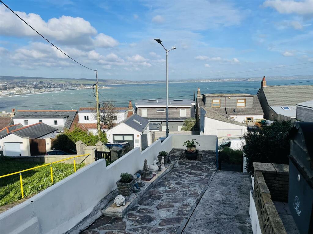 Gardens &amp; Sea Views