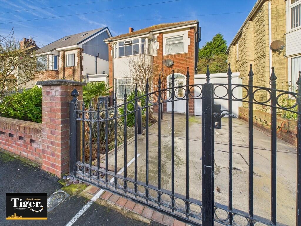 CAM02176G0-PR0772...