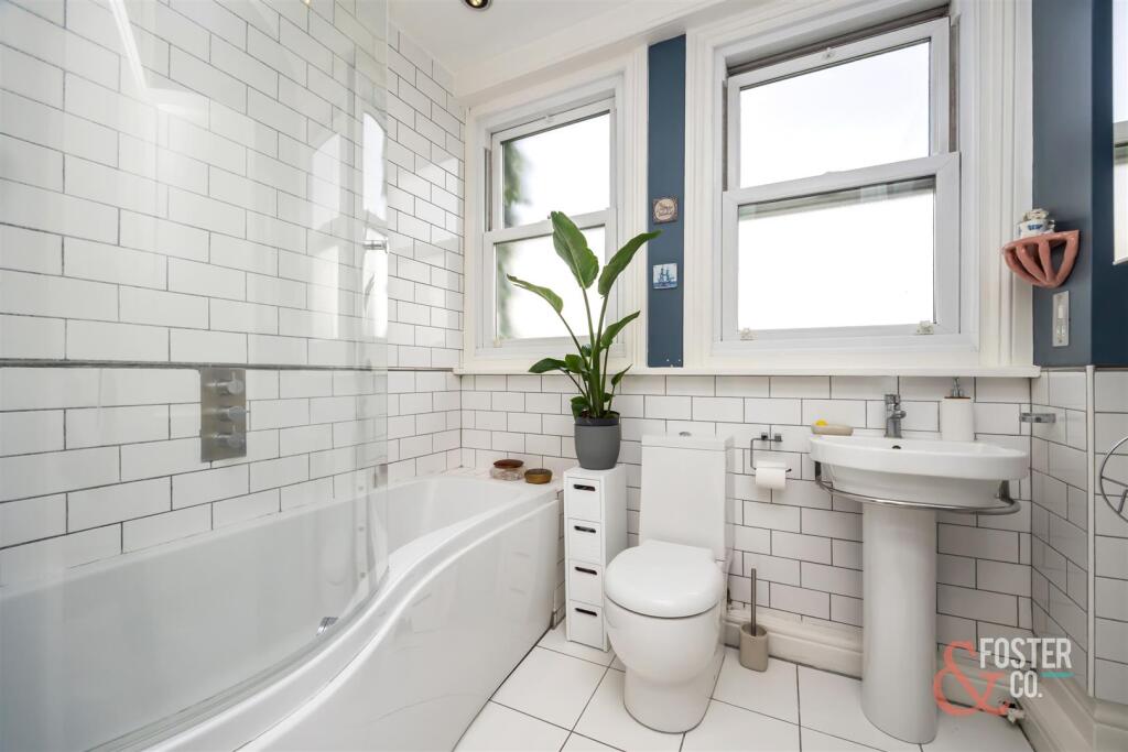 Cromwell Road 16 Flat 1-016.jpg