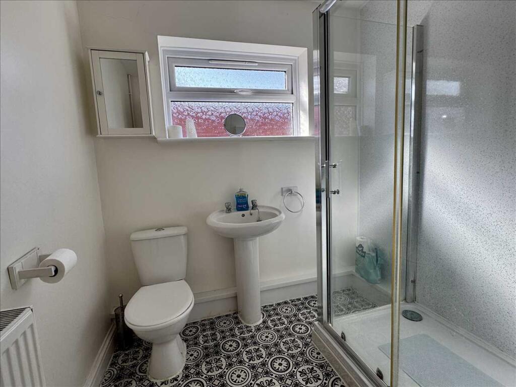 SHOWER ROOM