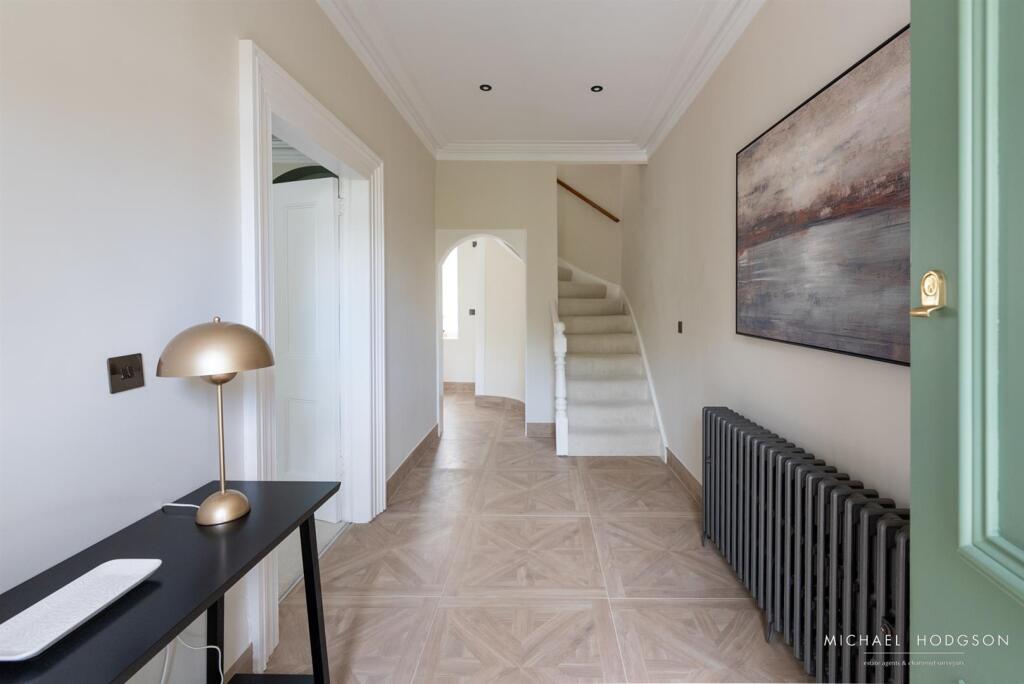 13 Front Street, Whitburn-37.jpg