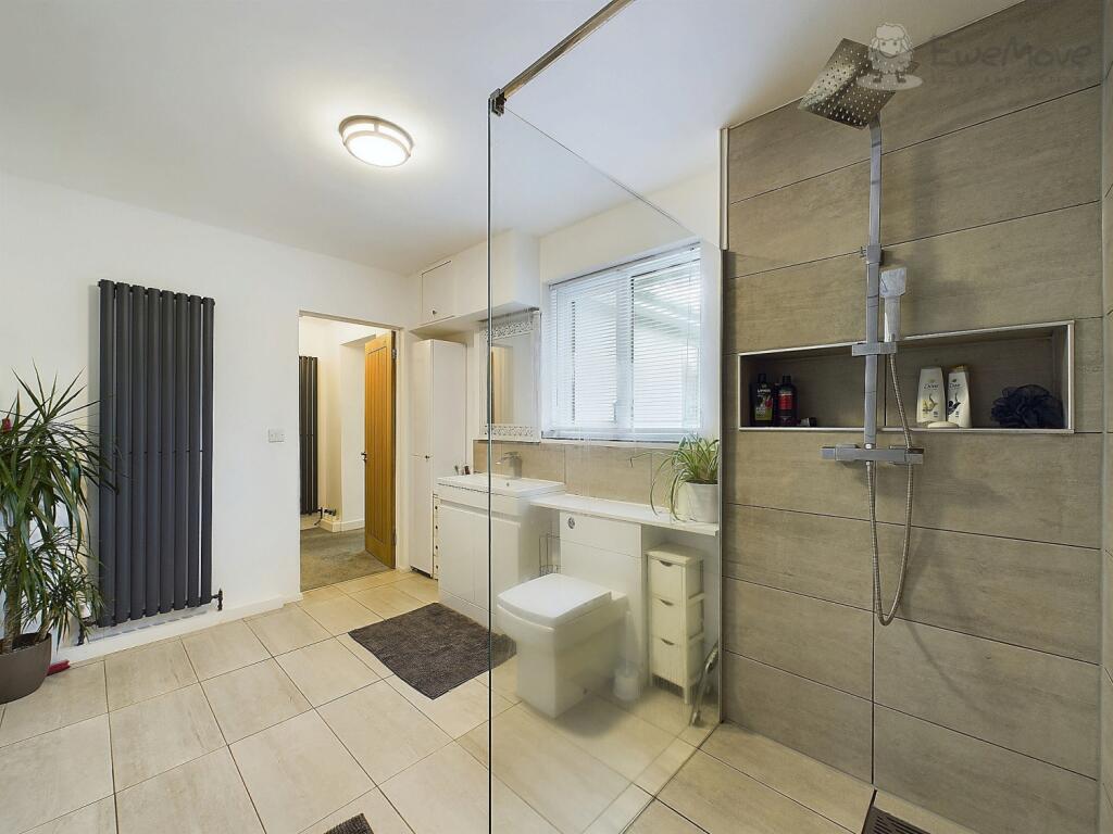 CAM03640G0-PR0025-STILL008