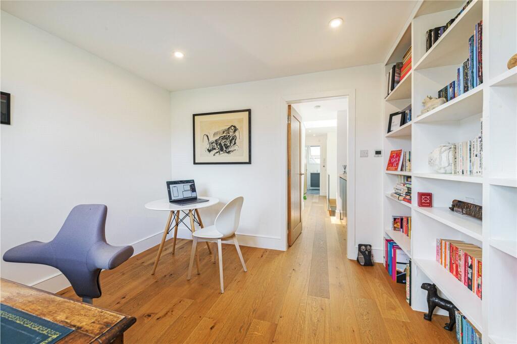 Bedroom/Study