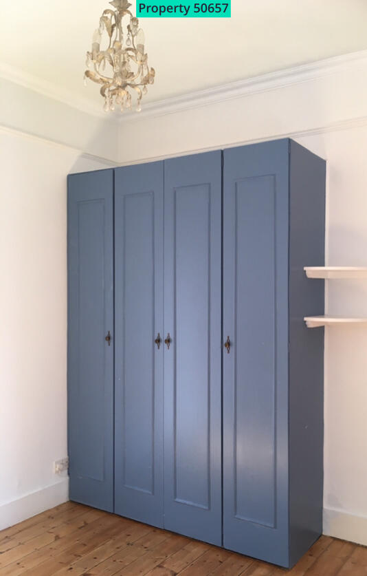 FULL SIZE FITTED WARDROBES IN BEDROOM