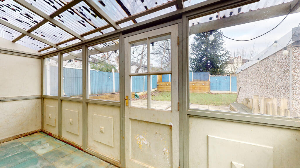 16-Hawkswood-Place-01092024_162621
